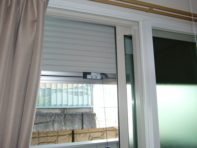 ホーミー六甲のその他|シャッター付雨戸