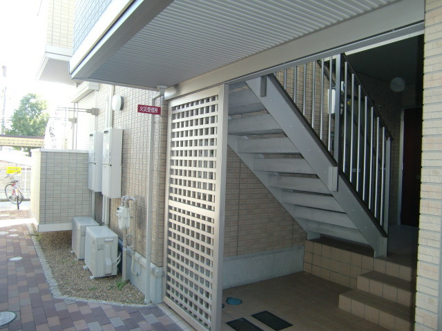 ホーミー六甲のエントランス