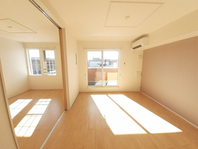 【居間・リビング】 | パレ・ロザージュⅡ | 居室・リビング