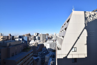 【展望】 | リビングからの眺望。眼前に広がる空の雄大さと、このお部屋の自慢の一つである「眺望」をご覧ください。毎日、この景色を独り占めできる新生活に夢が広がります。～即日のご見学可能～　お問合せはお気軽にどうぞ。