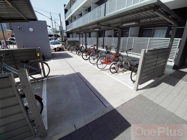 東灘OMパレスの駐車場|駐輪場