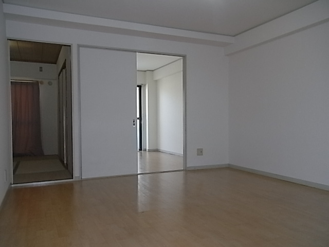 ルーエ芦屋の居間・リビング