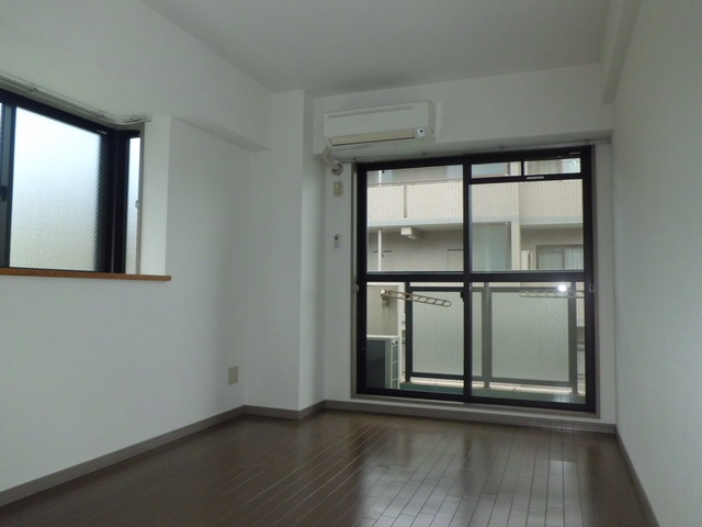 レヴィータ（旧こもれび荘）の居間・リビング