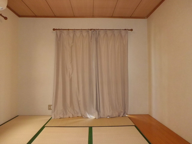 友田町貸家の居間・リビング