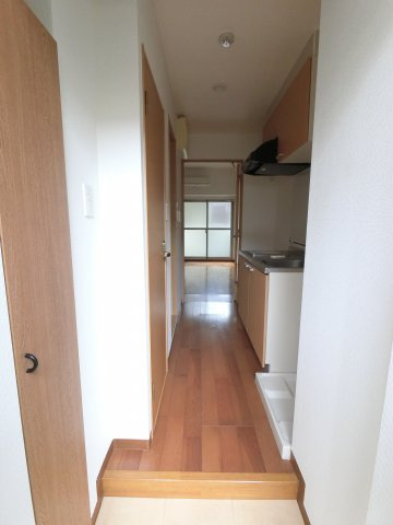 S-FORT船橋rootsの玄関