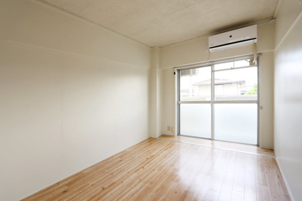ビレッジハウス高屋2号棟の居間・リビング|ビレッジハウスの同一物件・同一タイプの間取りの写真です