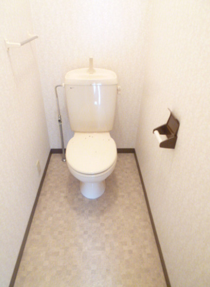 ハミングタウン合川のトイレ|ゆったりとした空間のトイレです
