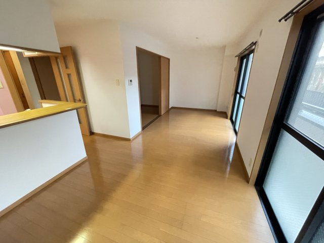 キャトル・セゾンⅡの内装|別部屋同一間取りのお写真となります。
