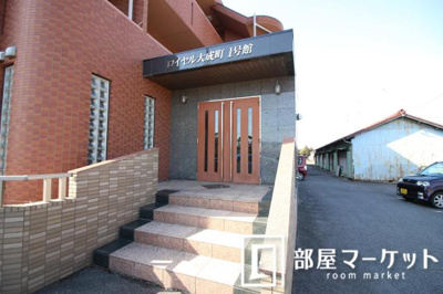 【エントランス】 | ロイヤル大成町　１号館