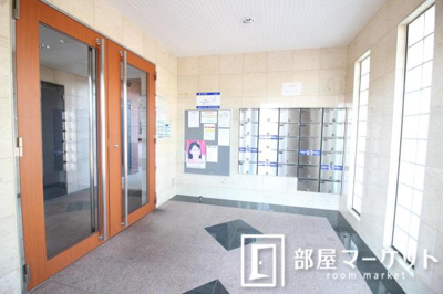 【エントランス】 | ロイヤル大成町　１号館