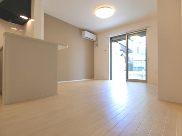 エスベランサの居間・リビング|同物件別部屋