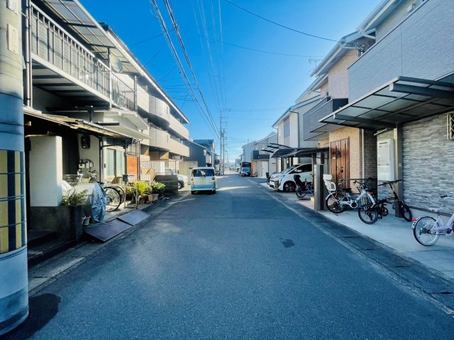 梅津堤上町の前面道路含む現地写真