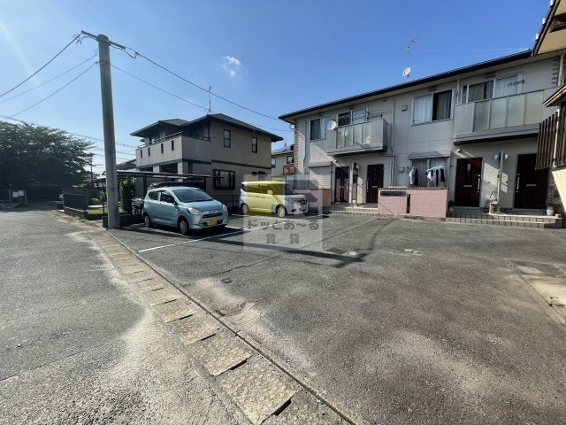 コート・グレイスの駐車場