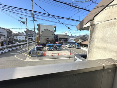 【前面道路含む現地写真】 | 西七条赤社町　中古戸建 | 前面に遮るものがなく風通しも良好です♪
