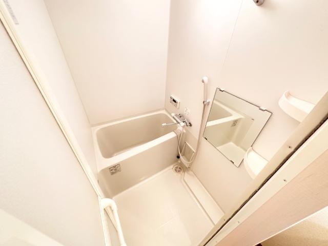 フラワーハウスの浴室|バス