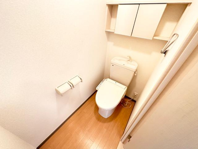 フラワーハウスのトイレ|シャワー付トイレ