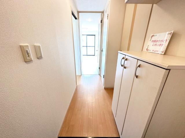 フラワーハウスの内装|廊下