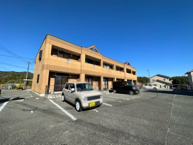 フラワーハウスの駐車場