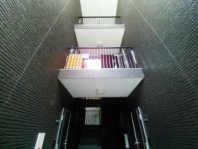 カサ六甲台町(旧ジークKAJII)のエントランス