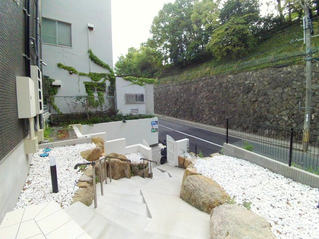 カサ六甲台町(旧ジークKAJII)の庭