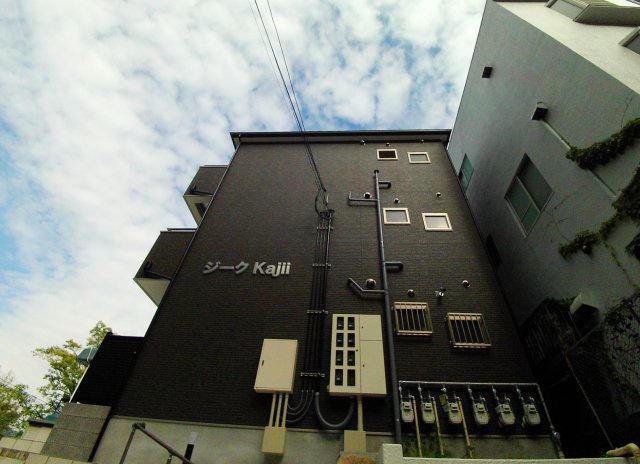 カサ六甲台町(旧ジークKAJII)の玄関