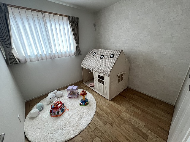 いの町枝川　新築戸建　西棟の洋室|4.25帖　4.5帖