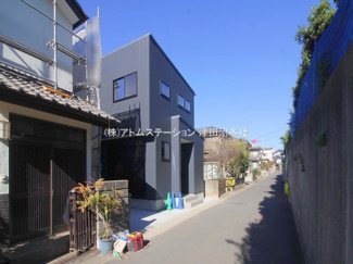 【前面道路含む現地写真】