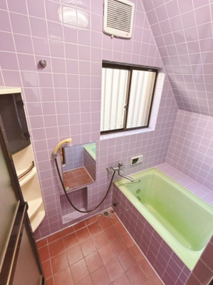 【浴室】 | JGS緑丘マンション別館 | パープルのタイルがかわいい♪