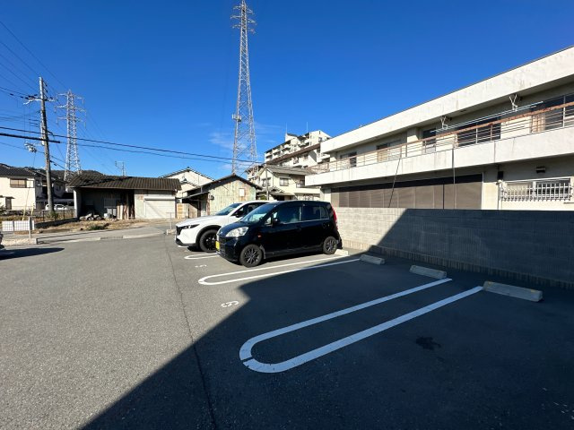メゾン　ラ・ソルピア　A棟の駐車場