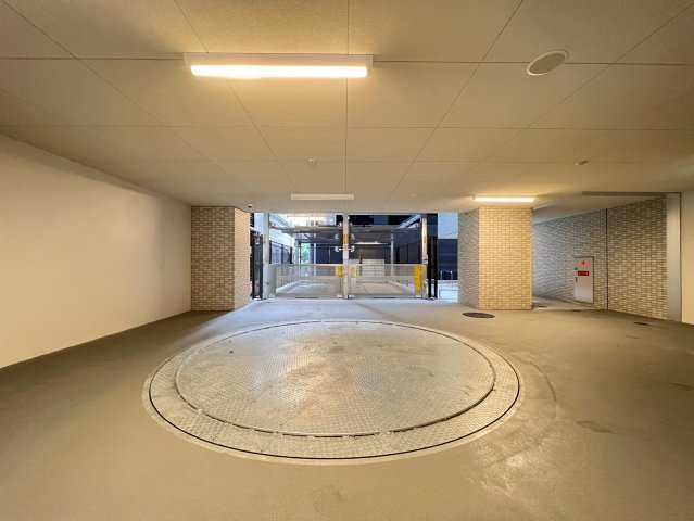 レオングラン本町橋の駐車場
