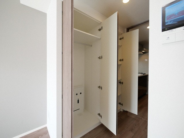 ルネフラッツ谷町四丁目の収納