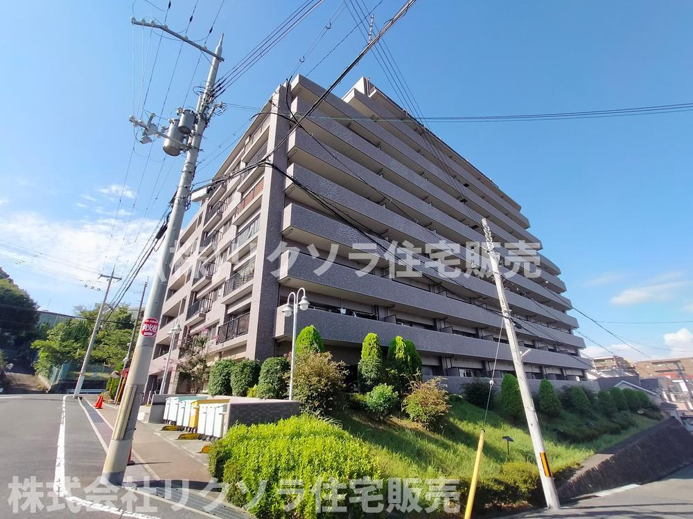 デュアル香里ヶ丘八丁目の外観|新しい生活にいかがでしょうか？外観はお住まいの顔になります。こだわりたいポイントですね。水回りリフォームやリノベーションも承ってます。
■現地見学・資金計画相談・住宅ローン相談もお問合せ受付中■