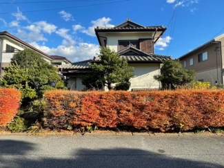 【外観】 | 約９０坪の整形地ですので広々としたお庭も確保できます！
広いお庭でガーデニングやお子様、ペットとの癒しの時間を過ごせますね♪
