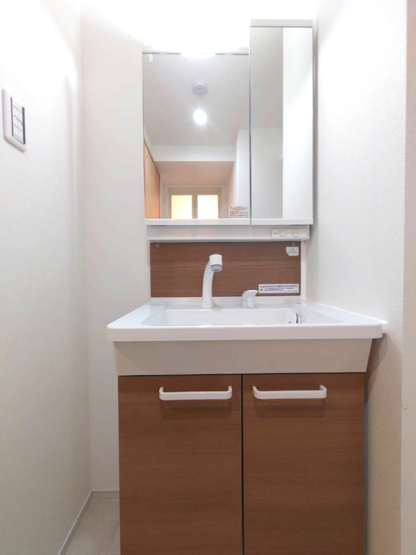 【独立洗面台】 | LANART蘇我 | 独立洗面化粧台が付いています