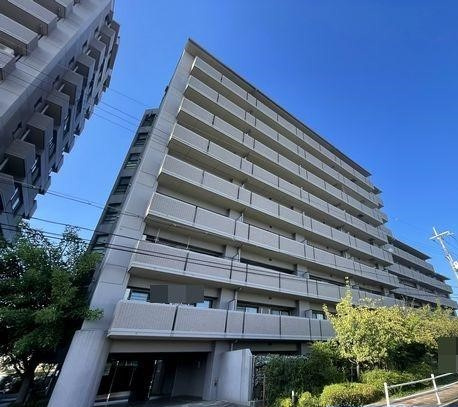 東急ドエルアルス枚方桜が丘C棟の外観|綺麗です。