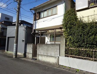 【外観】 | 伊東市桜木町　古家付土地 | 伊東の街中の物件です。