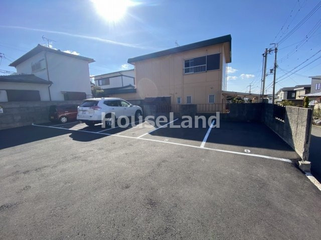 六十谷戸建の駐車場