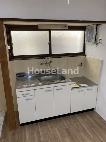 六十谷戸建のキッチン