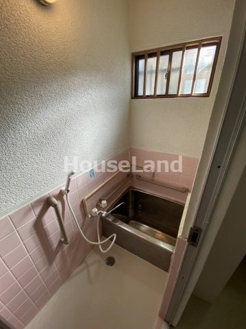 六十谷戸建の浴室