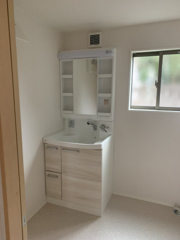 6688浜坂３丁目未入居住宅の独立洗面台