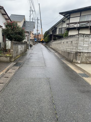 6688浜坂３丁目未入居住宅の前面道路含む現地写真