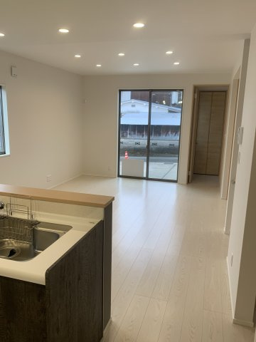 6688浜坂３丁目未入居住宅の居間・リビング