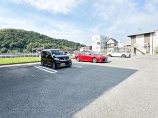 【駐車場】