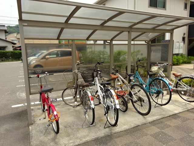 倉敷市西中新田のアパートのその他共用部分|自転車置き場