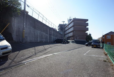 【駐車場】 | ウエストハイライズ | 駐車場