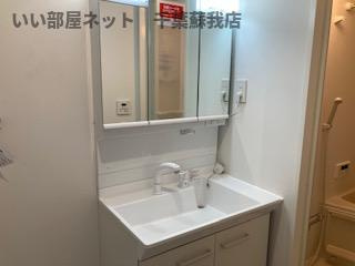 (仮称)千葉市中央区神明町計画新築工事の洗面所|明るい洗面所です