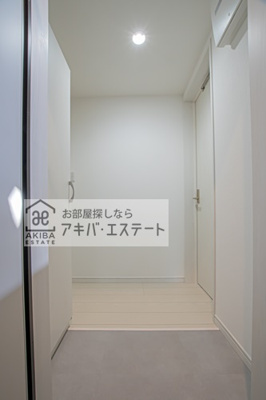 【玄関】 | Apartments椎名町 | ※同一仕様写真