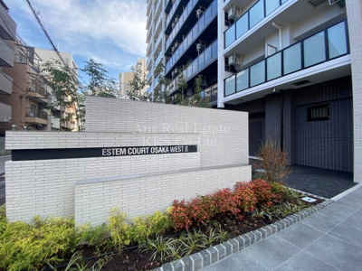 【エントランス】 | エステムコート大阪WESTⅡ | 上質なマテリアルと洗練のデザインが織りなすエントランス♪