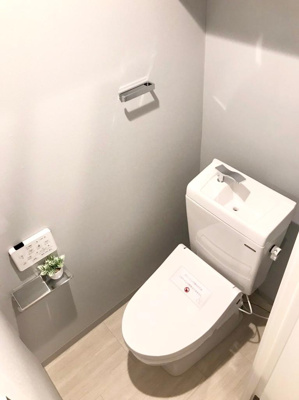 【トイレ】 | プレシオ野江 | 温水洗浄便座付きのトイレ。