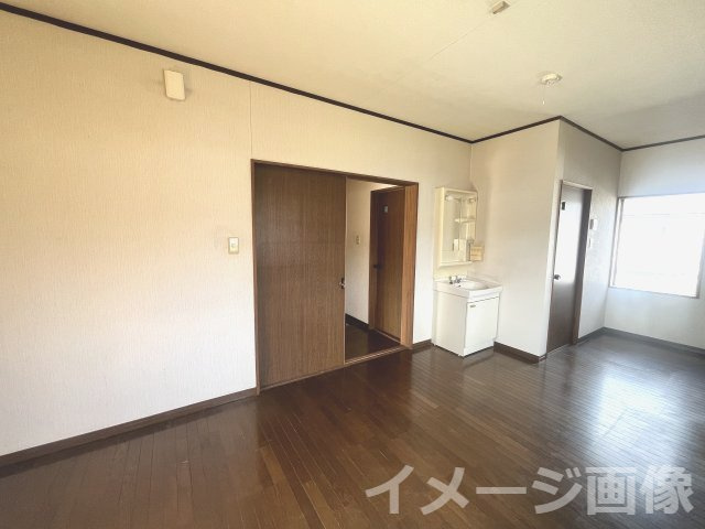 唐津市浜玉町横田上のアパートの居間・リビング